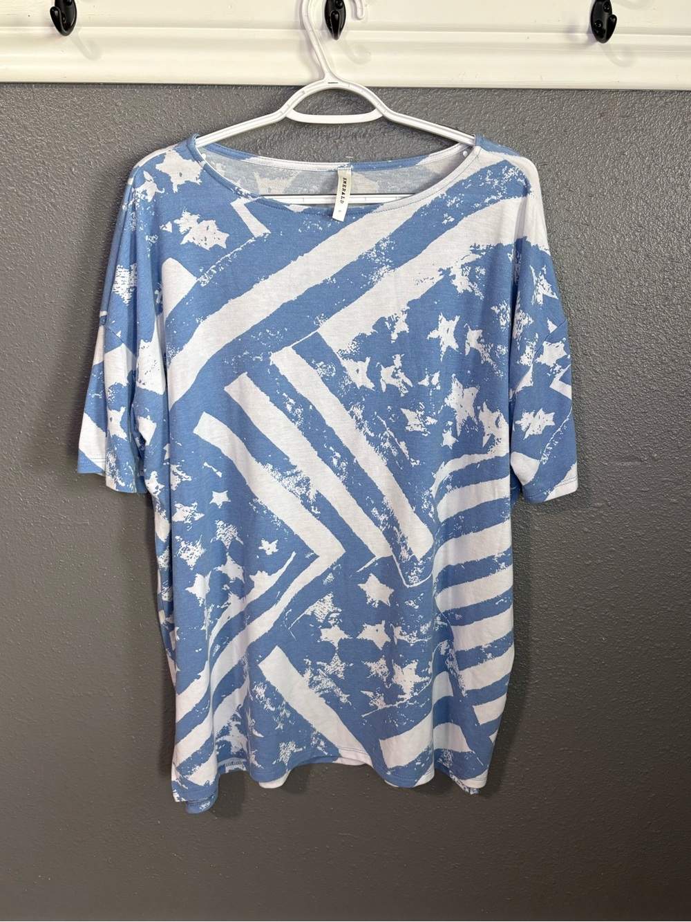 Emerald Blue and White Graphic T-Shirt size L (SKU 228)